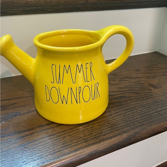 NEW RAE DUNN YELLOW “SUMMER DOWNPOUR” CERAMIC WATERING CAN - Picture 3 of 6